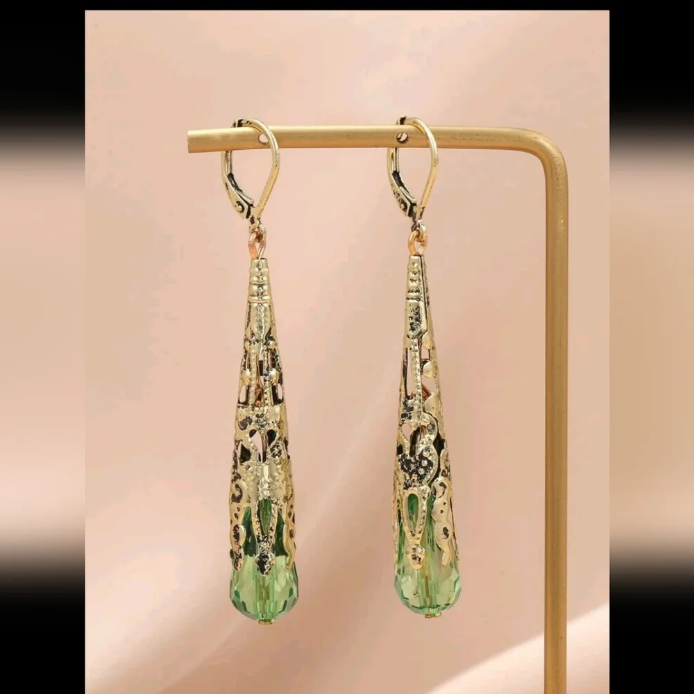 Earring - Picture 4 of 4